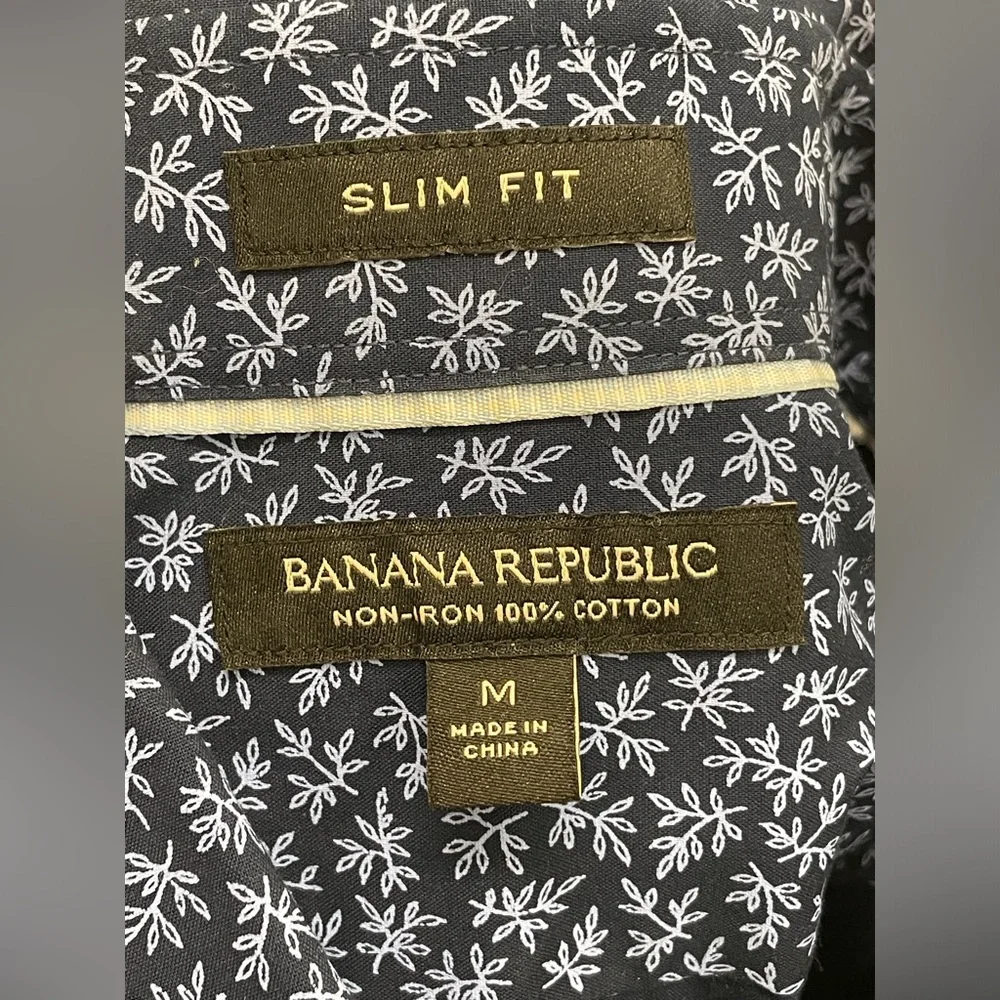 Banana Republic Men’s Slim Fit Navy and White Floral‎ Cotton Shirt Size M